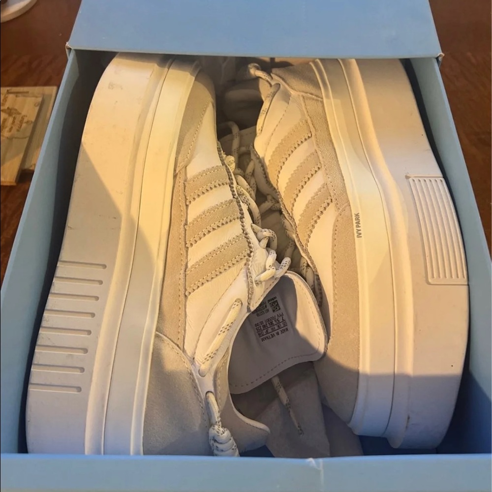 Ivy park 72 like new , little too tight for me
